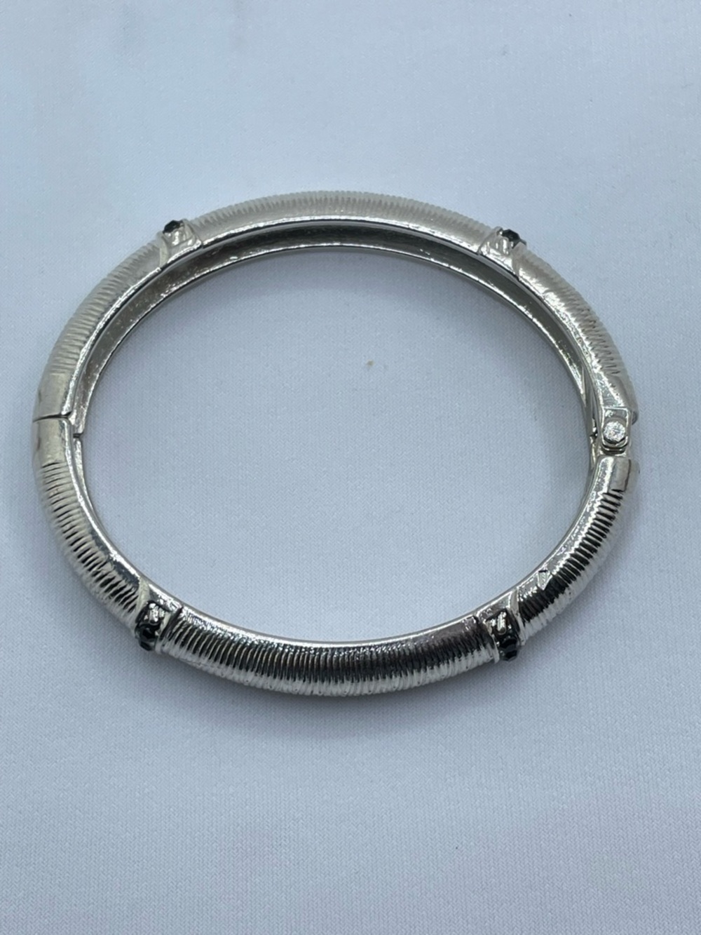 Silver Tone Hinged Bangle Bracelet Black Rhinestones Textured Modern - Picture 9 of 10